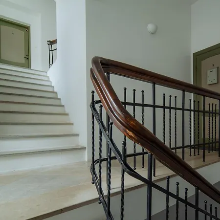 Romeo Family * Reval