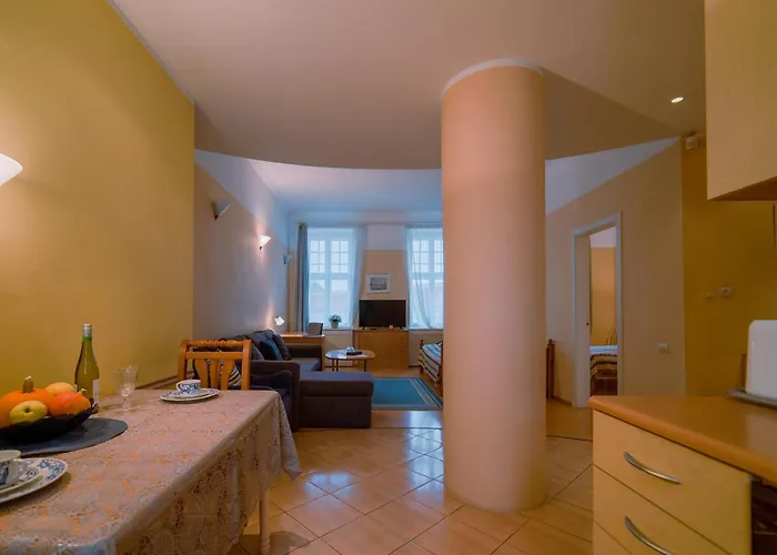 Romeo Family تالين